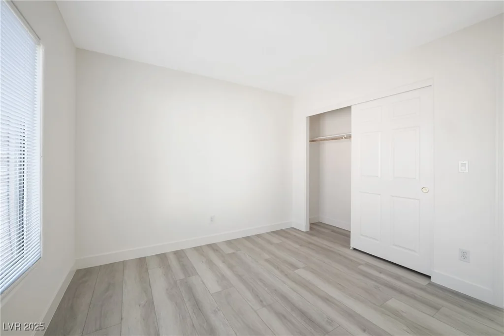 5573 La Perla, Las Vegas, NV 89122