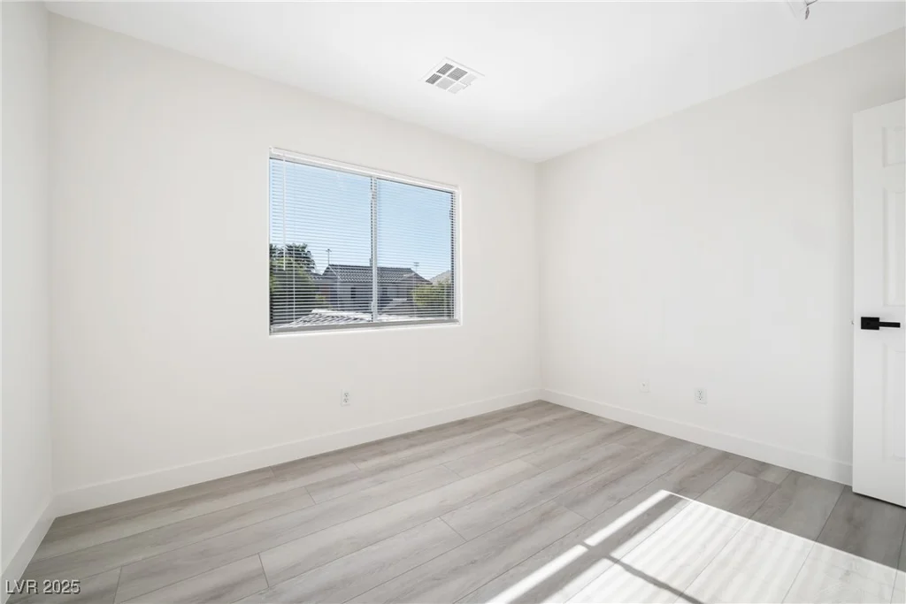 5573 La Perla, Las Vegas, NV 89122