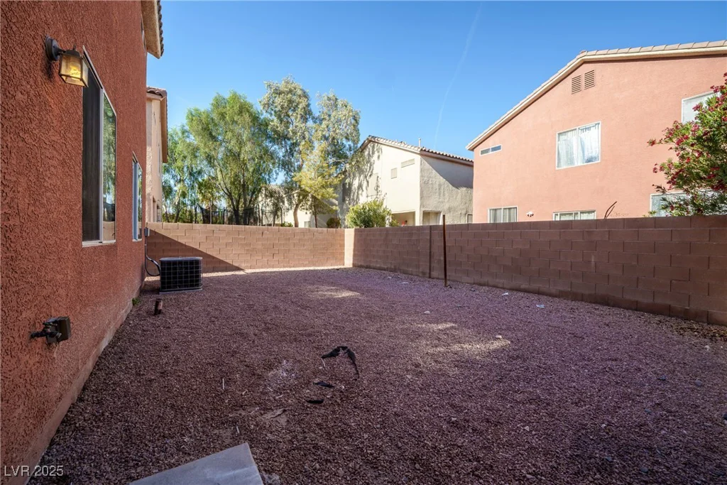 5573 La Perla, Las Vegas, NV 89122