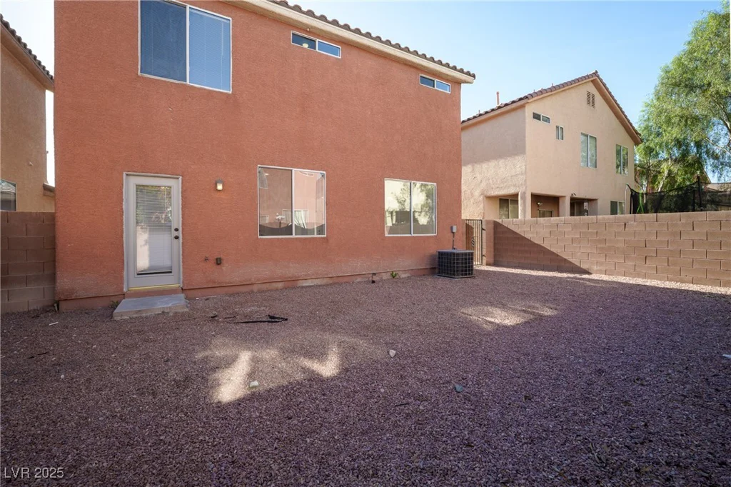 5573 La Perla, Las Vegas, NV 89122