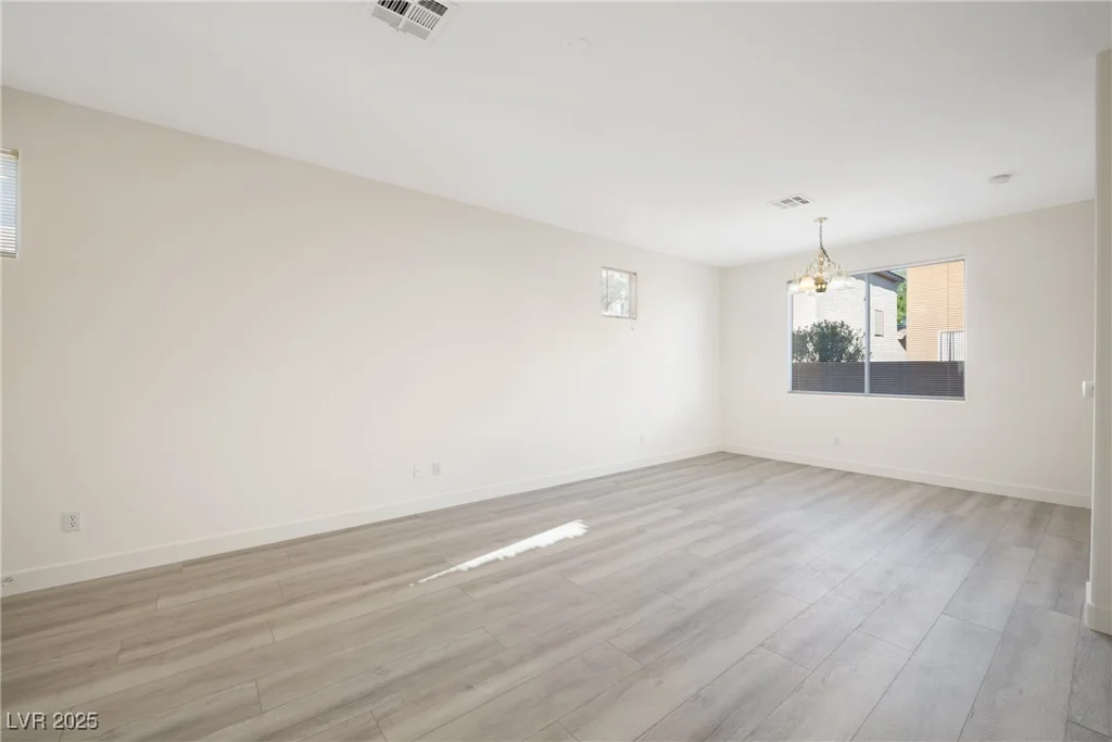 5573 La Perla, Las Vegas, NV 89122
