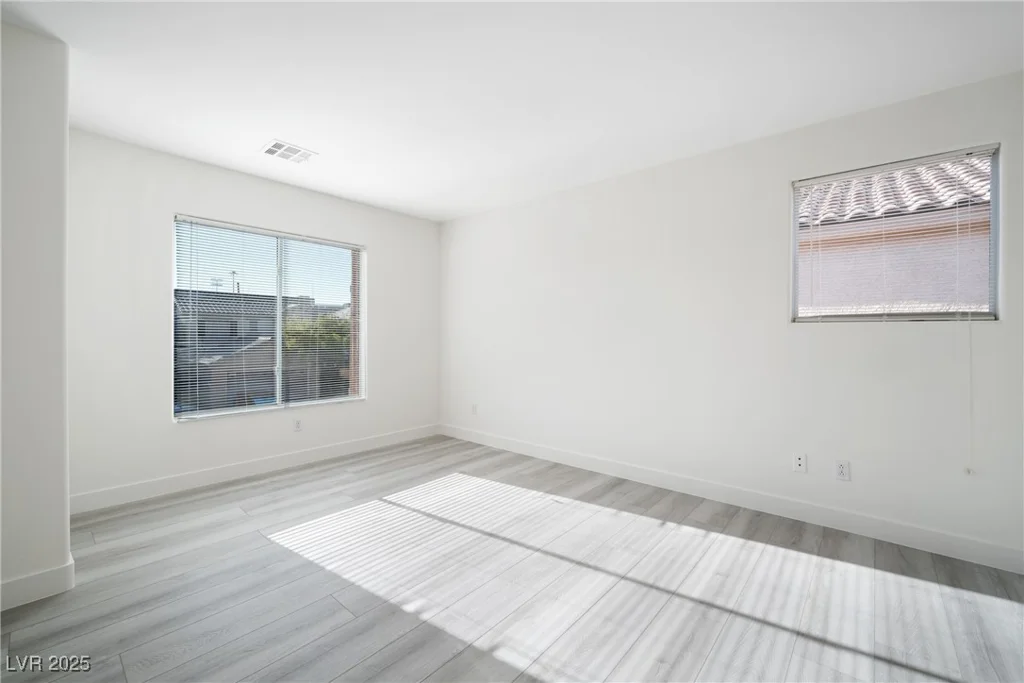 5573 La Perla, Las Vegas, NV 89122