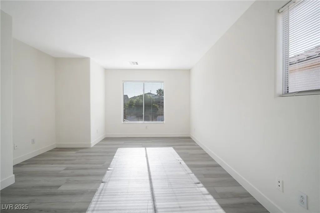 5573 La Perla, Las Vegas, NV 89122
