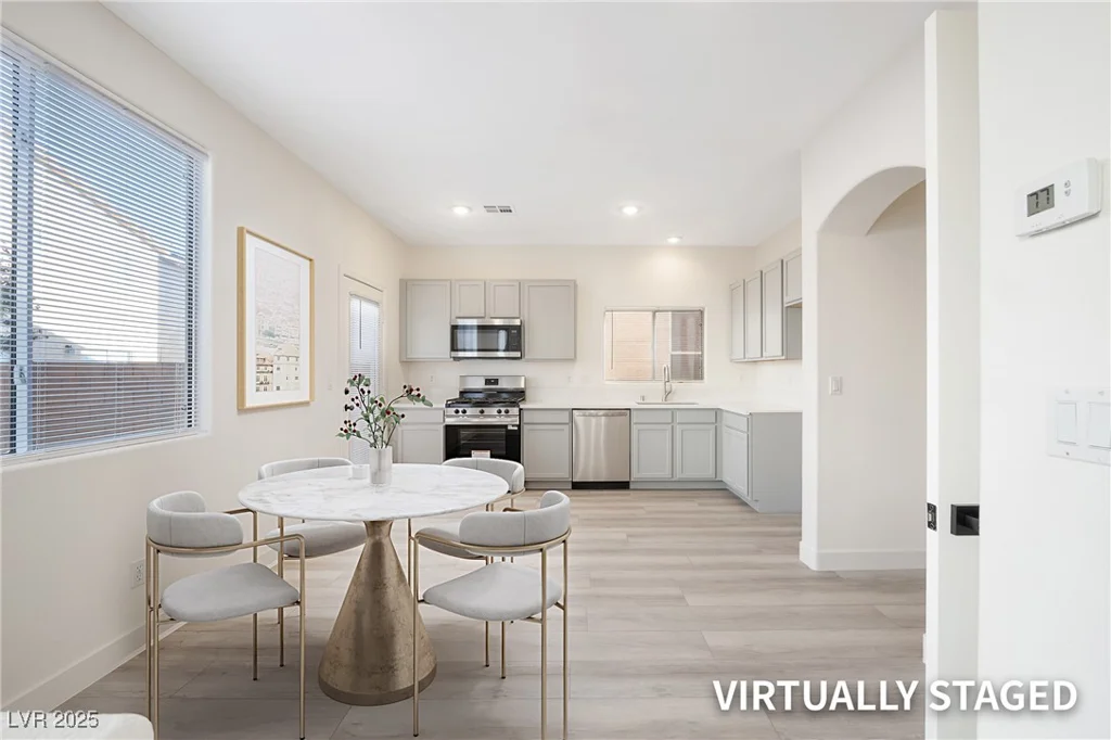 5573 La Perla, Las Vegas, NV 89122