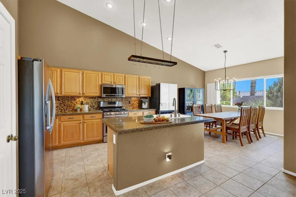 10805 Hollow Creek, Las Vegas, NV 89144