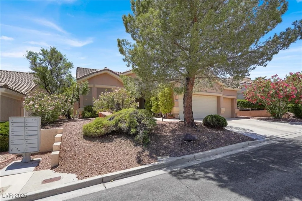 10805 Hollow Creek, Las Vegas, NV 89144