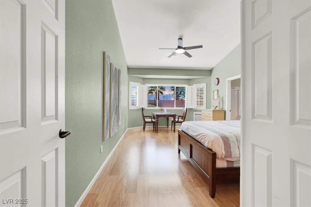 10805 Hollow Creek, Las Vegas, NV 89144
