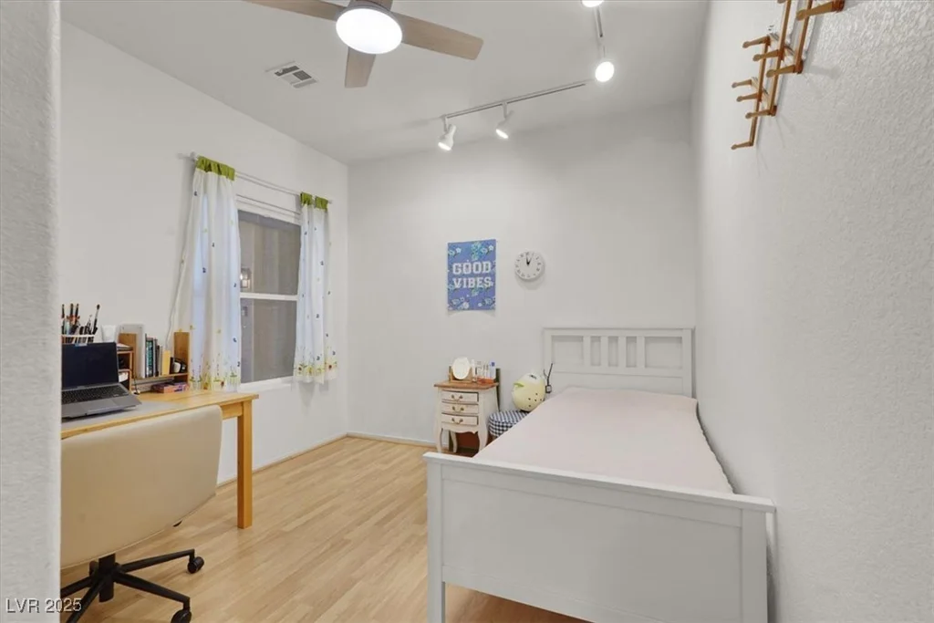 10805 Hollow Creek, Las Vegas, NV 89144