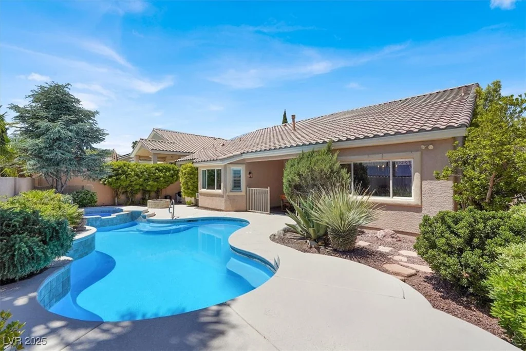 10805 Hollow Creek, Las Vegas, NV 89144
