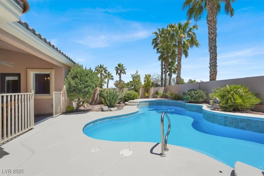 10805 Hollow Creek, Las Vegas, NV 89144