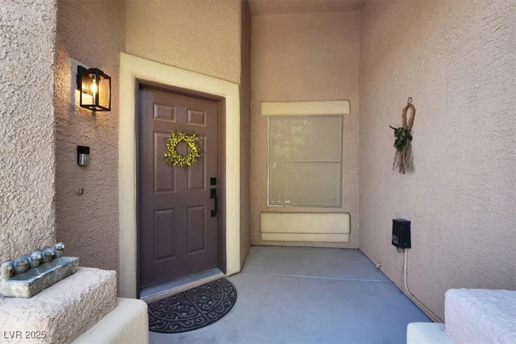 10805 Hollow Creek, Las Vegas, NV 89144