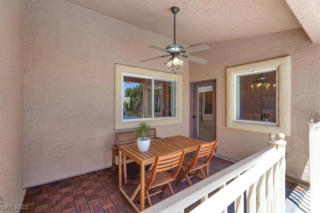 10805 Hollow Creek, Las Vegas, NV 89144