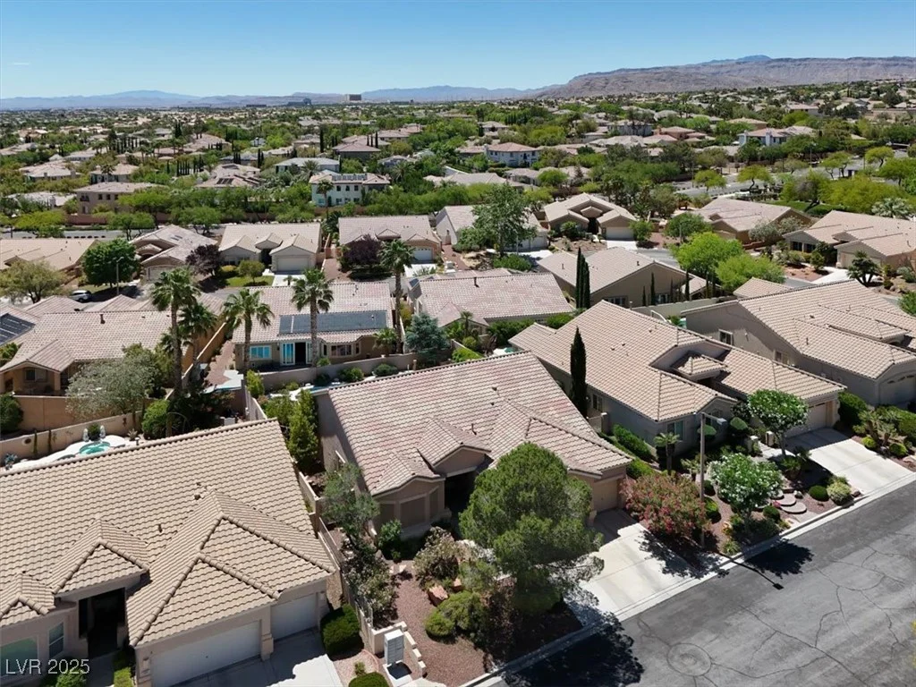 10805 Hollow Creek, Las Vegas, NV 89144
