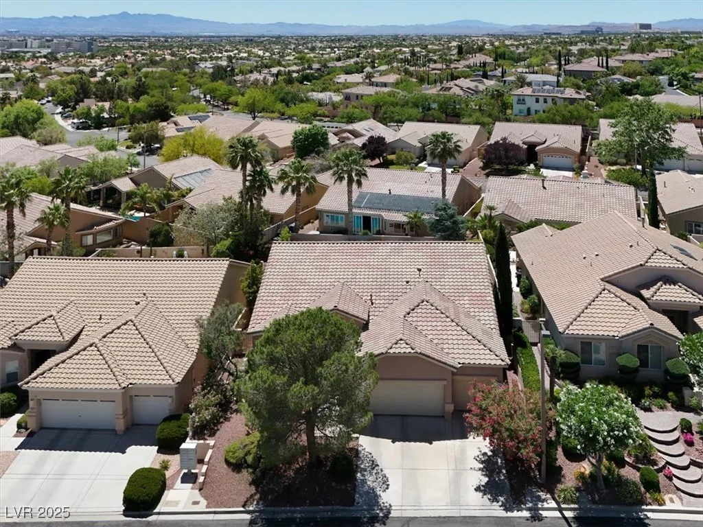 10805 Hollow Creek, Las Vegas, NV 89144