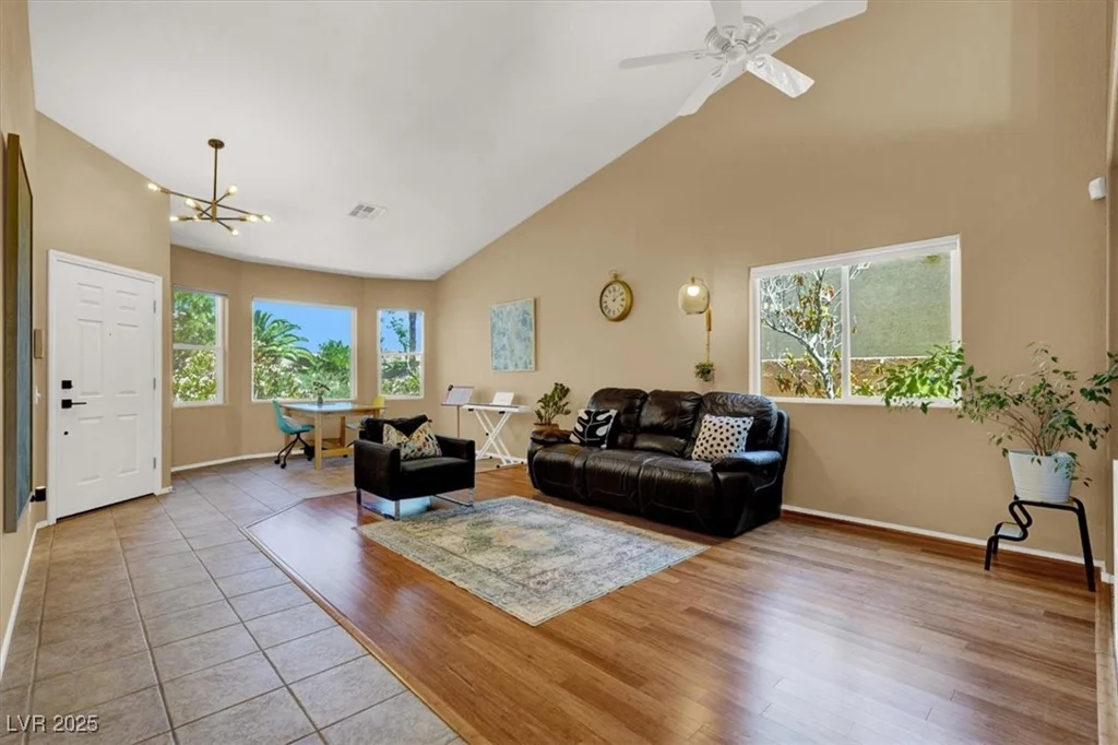 10805 Hollow Creek, Las Vegas, NV 89144