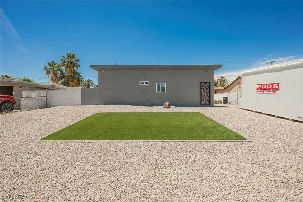 2807 Hermosa, Las Vegas, NV 89169