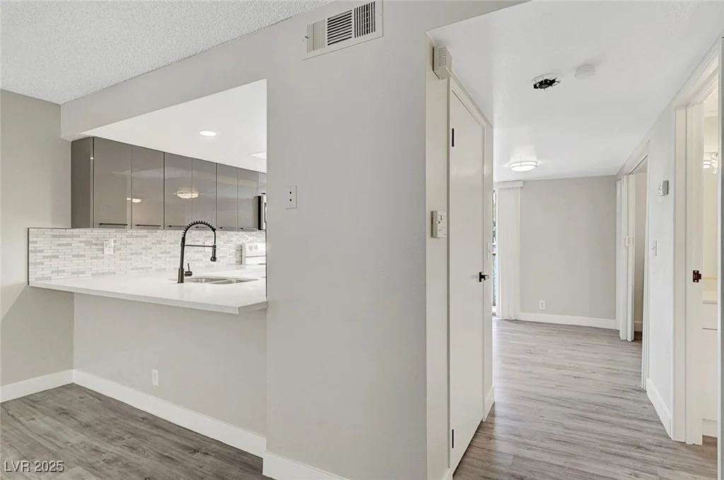2080 Karen, Las Vegas, NV 89169