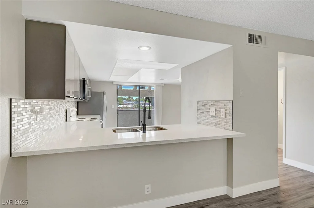 2080 Karen, Las Vegas, NV 89169