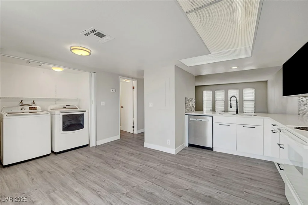 2080 Karen, Las Vegas, NV 89169