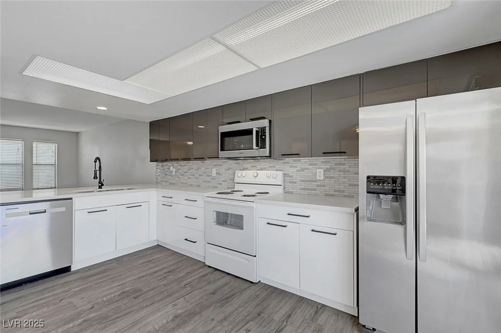 2080 Karen, Las Vegas, NV 89169