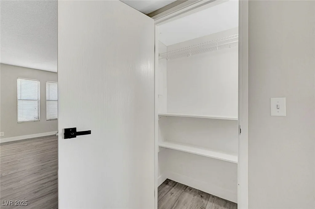 2080 Karen, Las Vegas, NV 89169