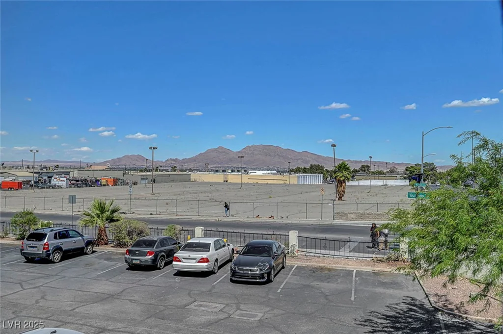 2080 Karen, Las Vegas, NV 89169