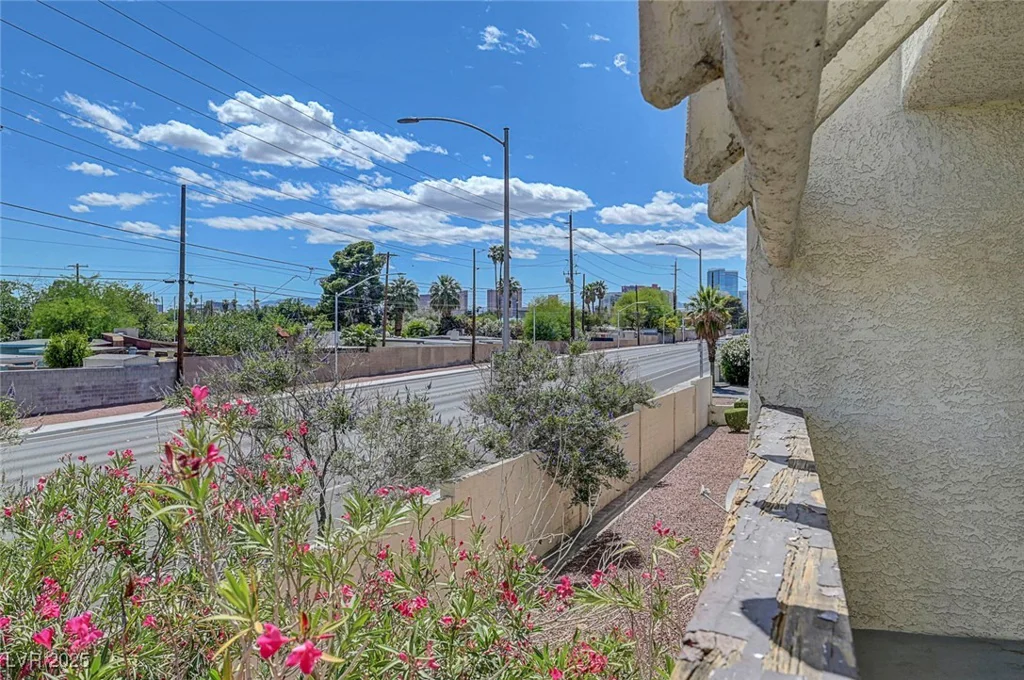 2080 Karen, Las Vegas, NV 89169