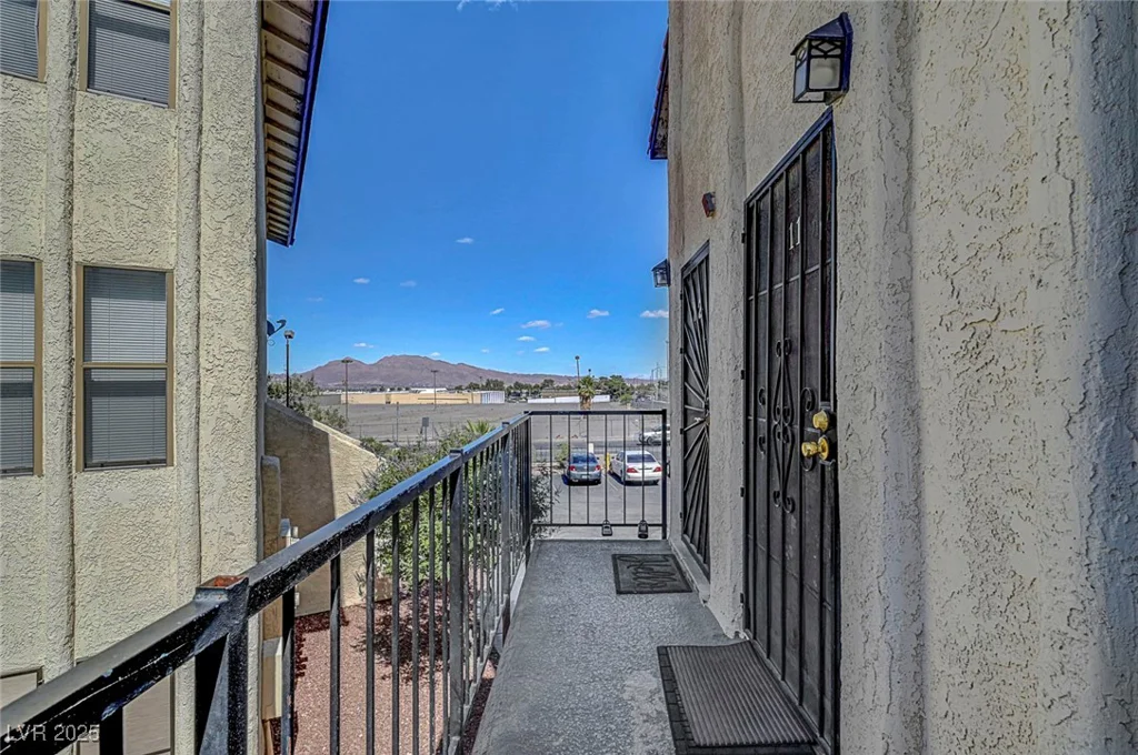 2080 Karen, Las Vegas, NV 89169