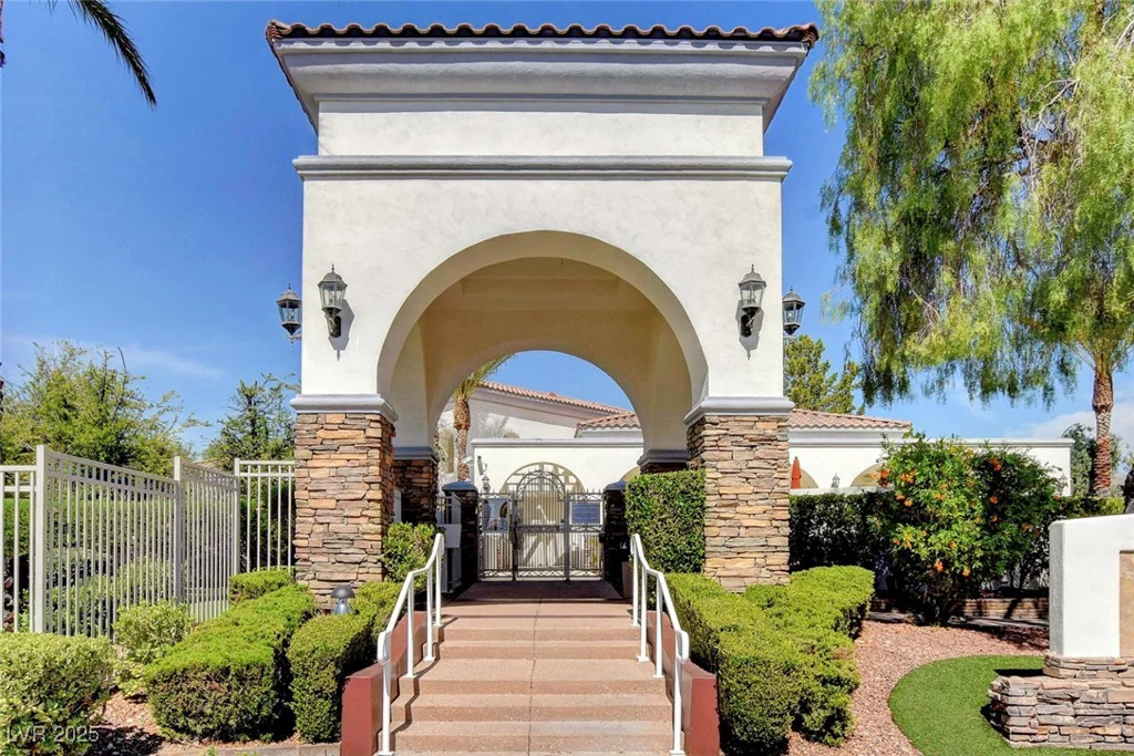 10372 Timber Canyon, Las Vegas, NV 89129