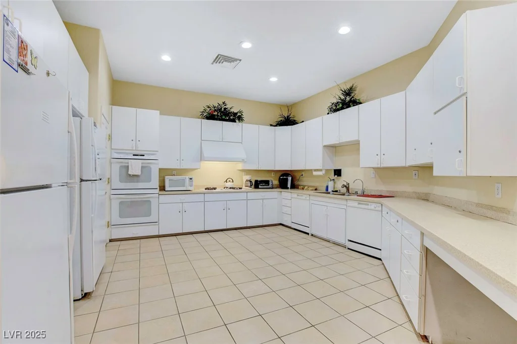 10372 Timber Canyon, Las Vegas, NV 89129