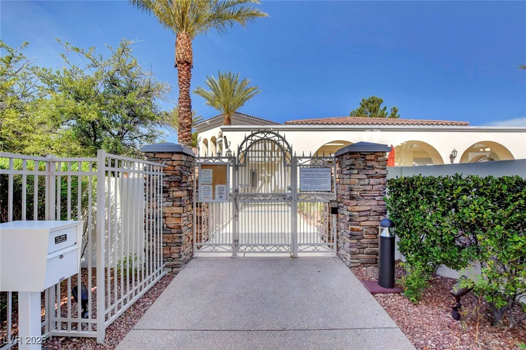 10372 Timber Canyon, Las Vegas, NV 89129
