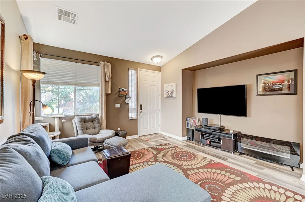 10372 Timber Canyon, Las Vegas, NV 89129