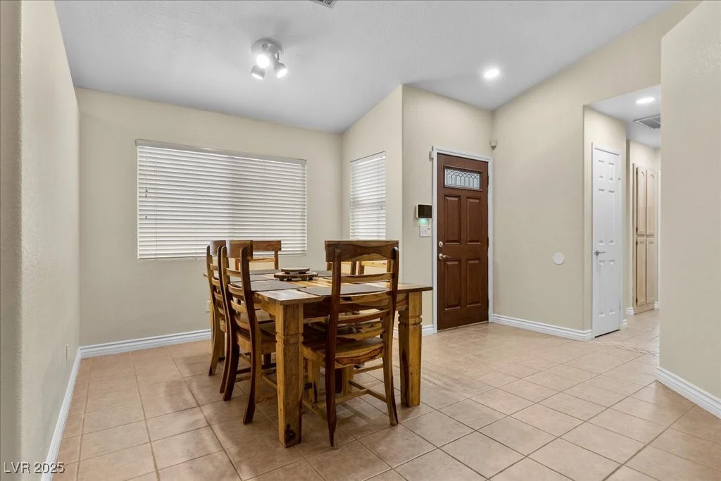 5937 Round Castle, Las Vegas, NV 89130