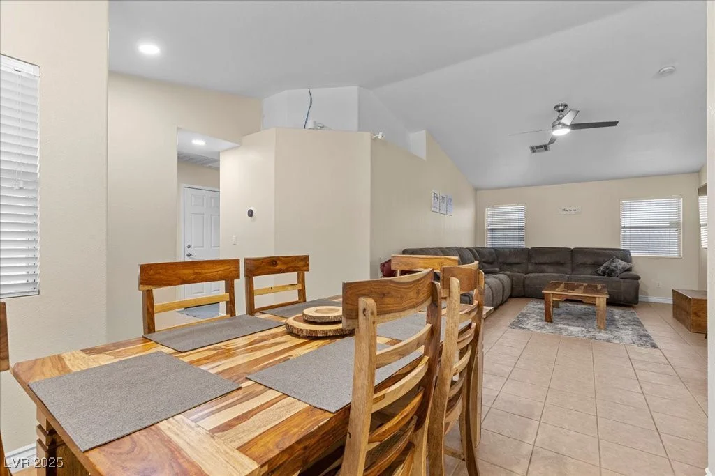 5937 Round Castle, Las Vegas, NV 89130