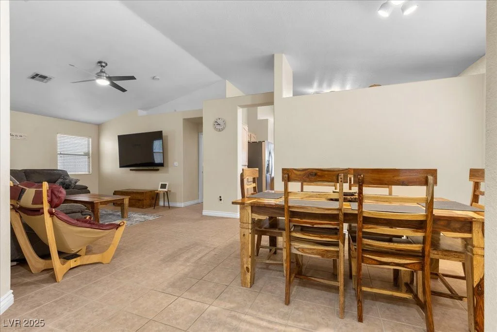 5937 Round Castle, Las Vegas, NV 89130