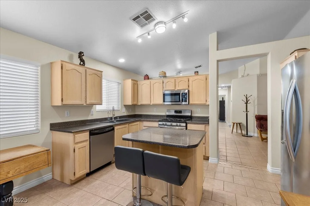 5937 Round Castle, Las Vegas, NV 89130