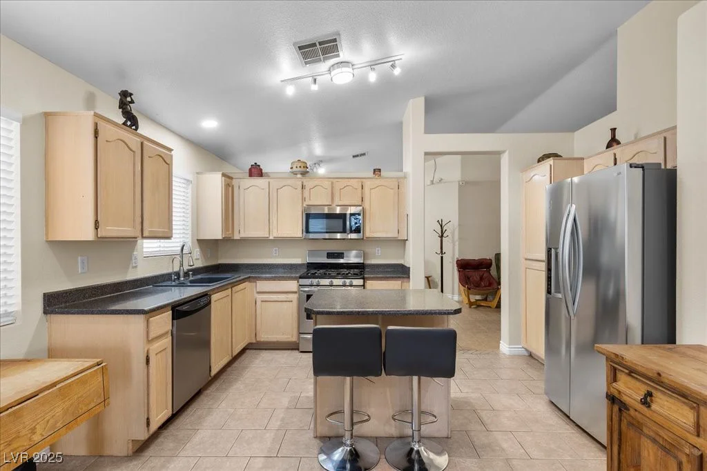 5937 Round Castle, Las Vegas, NV 89130