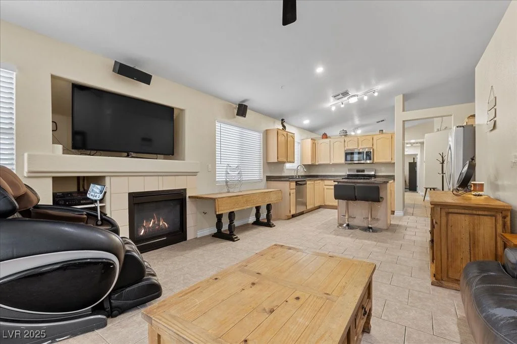 5937 Round Castle, Las Vegas, NV 89130