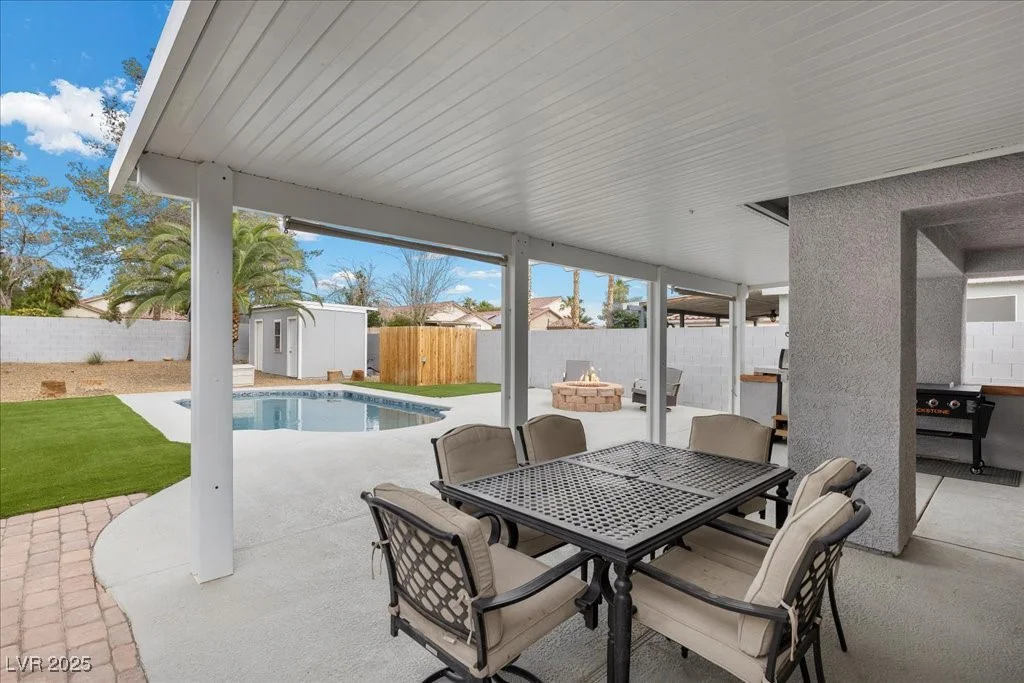5937 Round Castle, Las Vegas, NV 89130