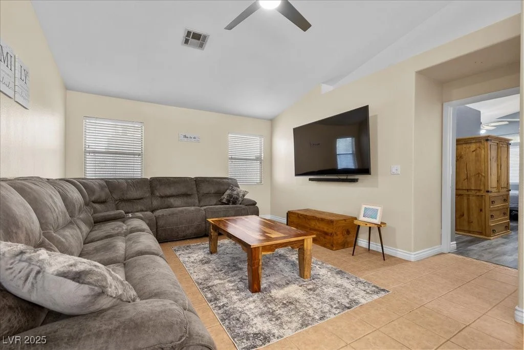 5937 Round Castle, Las Vegas, NV 89130