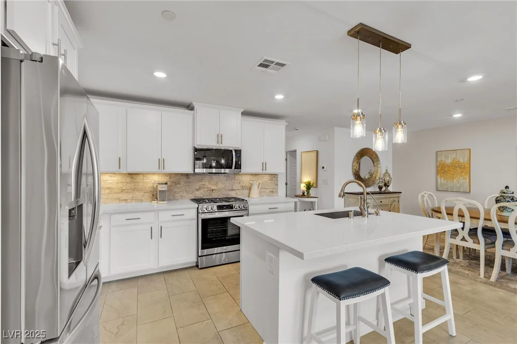 9605 Oliver Hills, Las Vegas, NV 89143