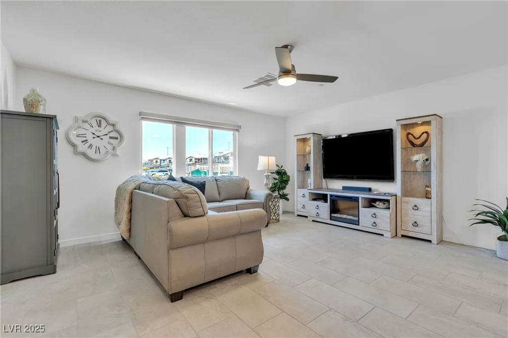 9605 Oliver Hills, Las Vegas, NV 89143