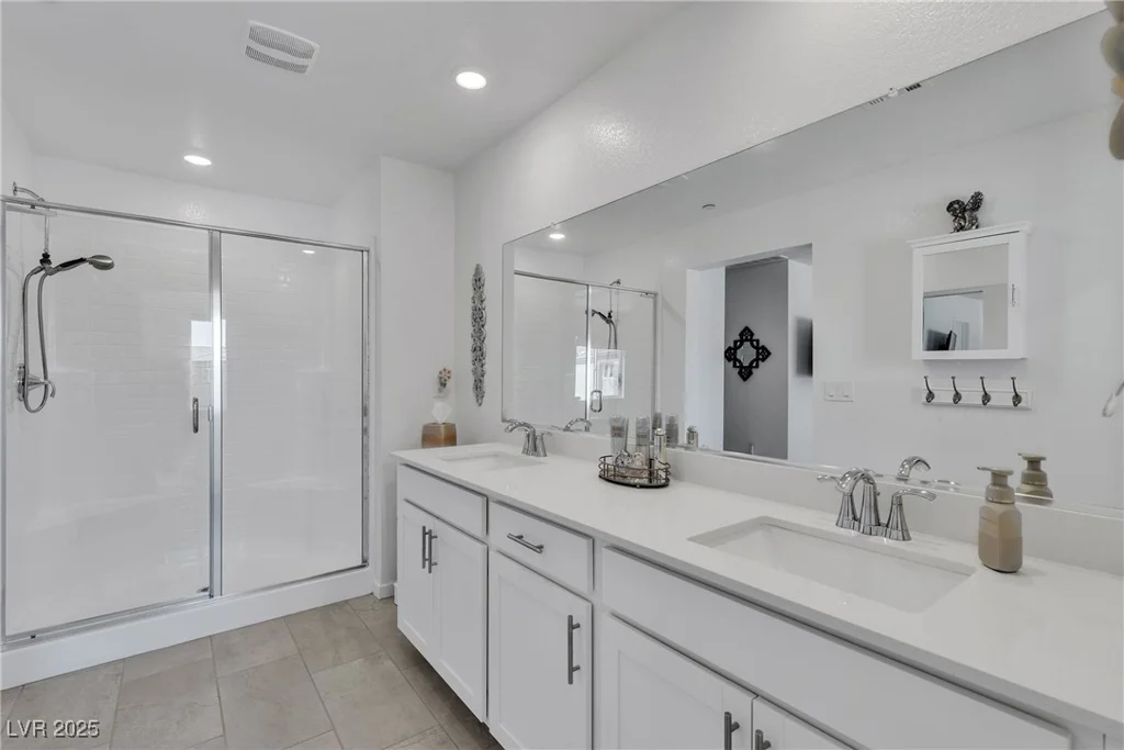9605 Oliver Hills, Las Vegas, NV 89143