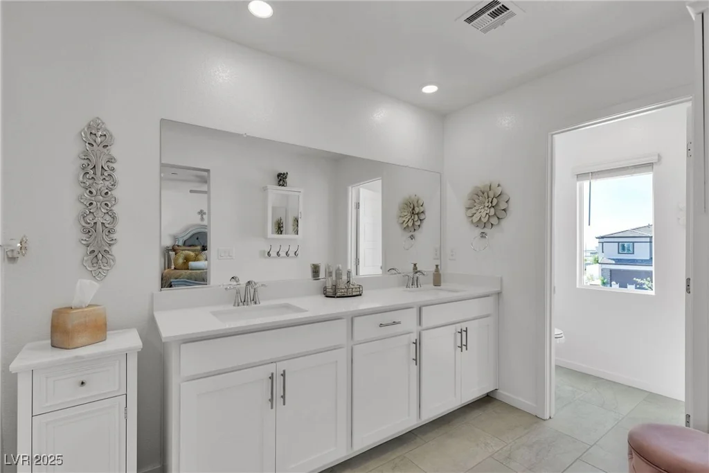 9605 Oliver Hills, Las Vegas, NV 89143