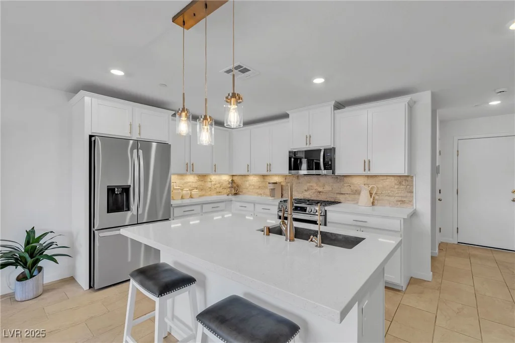 9605 Oliver Hills, Las Vegas, NV 89143