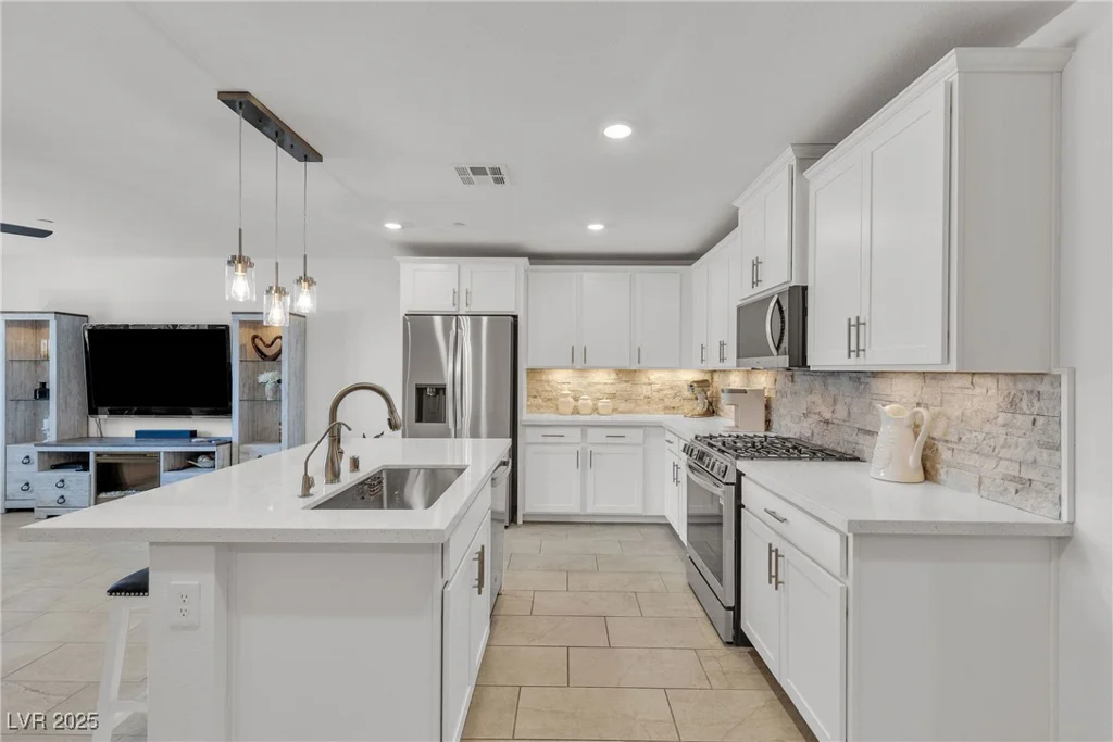 9605 Oliver Hills, Las Vegas, NV 89143