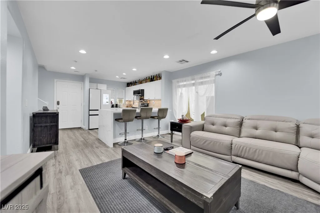 9141 Careful Canvas, Las Vegas, NV 89149