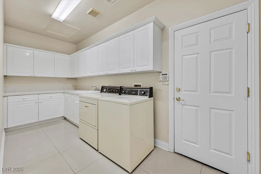 7986 Merlewood, Las Vegas, NV 89117