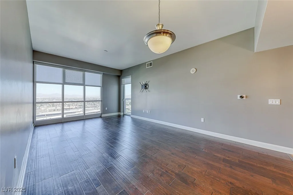 150 LAS VEGAS, North Las Vegas, NV 89101