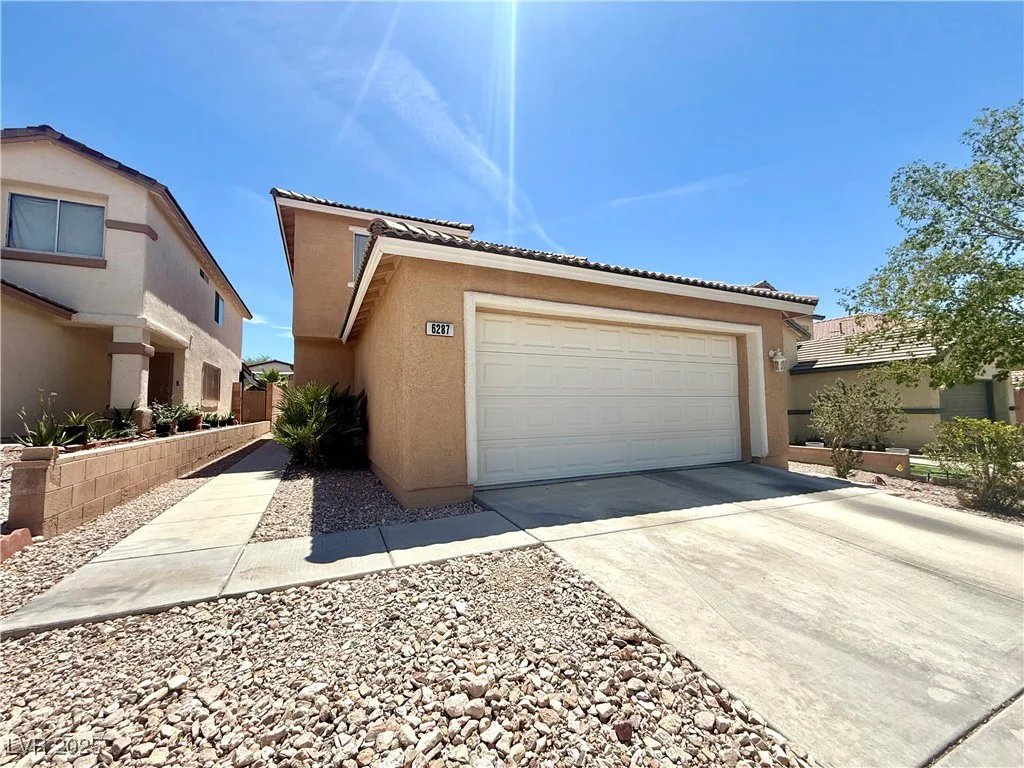 6287 Stone Hollow, Las Vegas, NV 89156